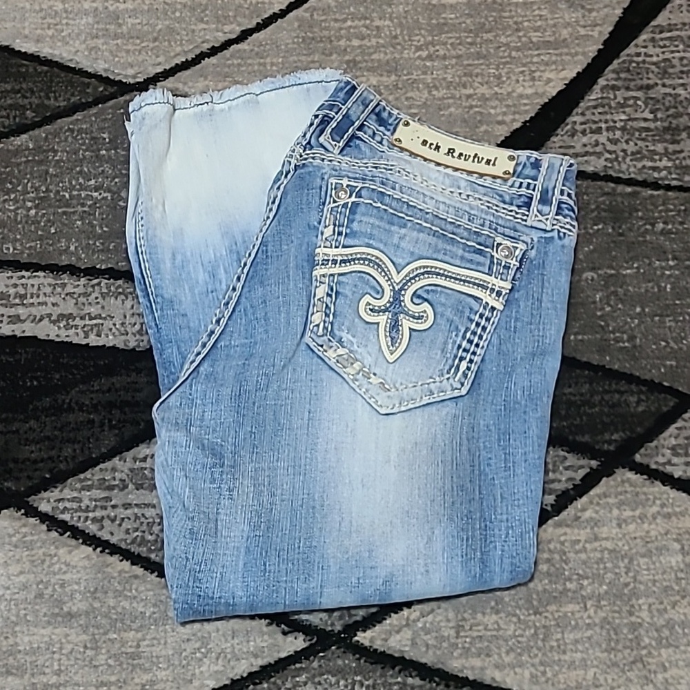 ROCK REVIVAL VENUS LEATHER EMBROIDERED CAPRI DENIM JEAN